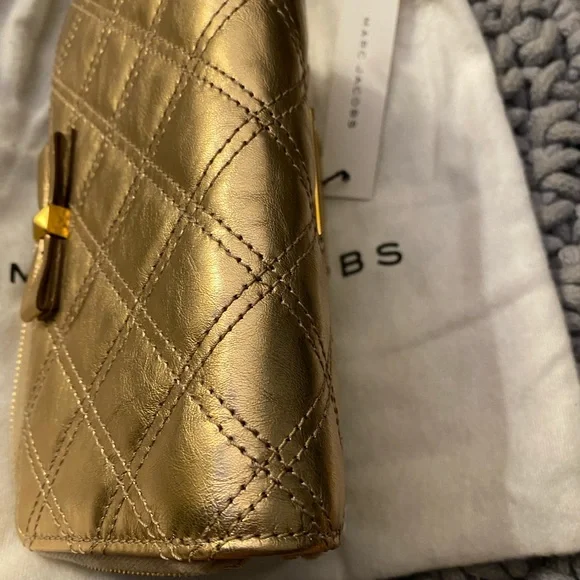 Marc Jacobs Gold zipped wallet brand new - Picture 6 of 7